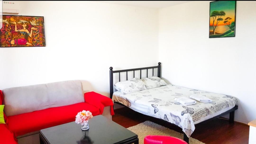 Apartment Dina Skopje Esterno foto