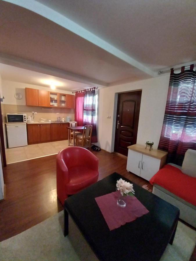 Apartment Dina Skopje Esterno foto