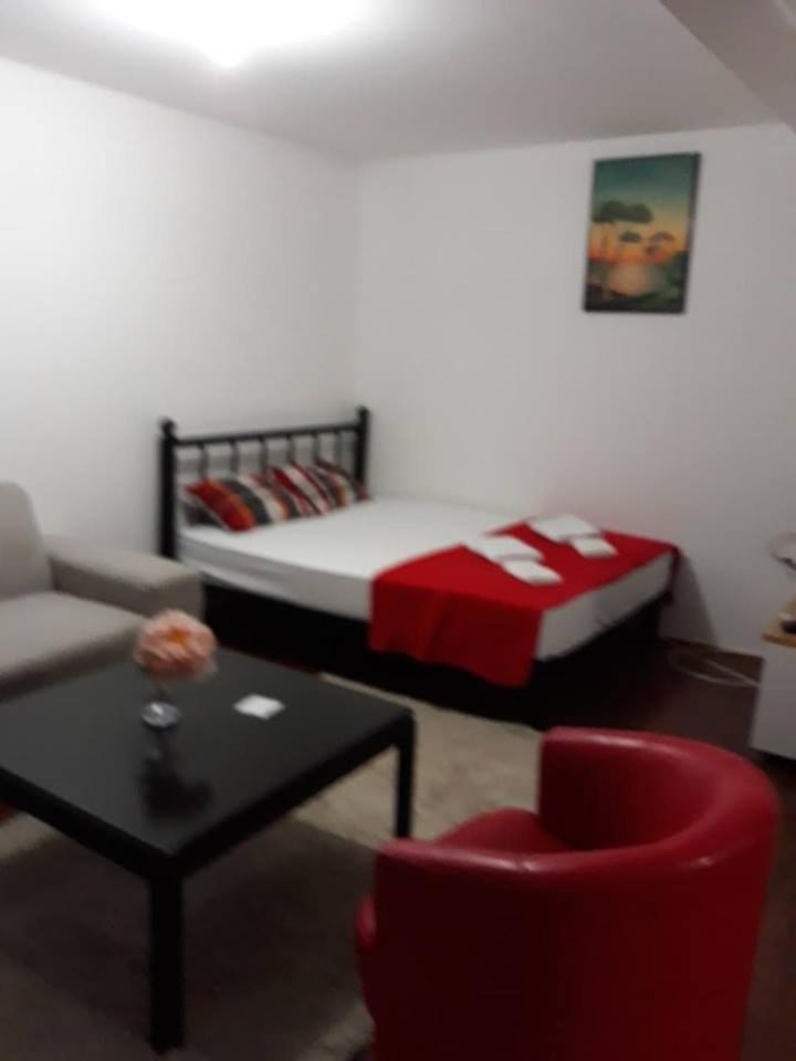 Apartment Dina Skopje Esterno foto