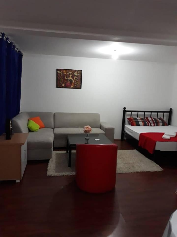 Apartment Dina Skopje Esterno foto